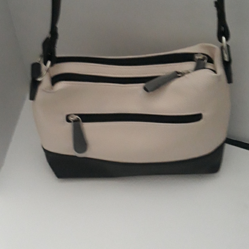 Handbag - Picture 3 of 6
